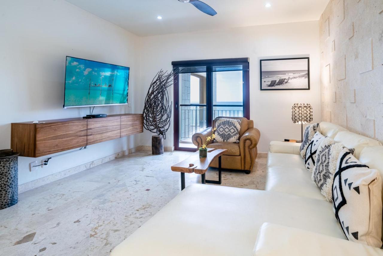 Condo Surf 405 - Luxury Oceanview Beachfront 3 Bedroom With Gym - At El Faro Condos Плая дел Кармен Екстериор снимка